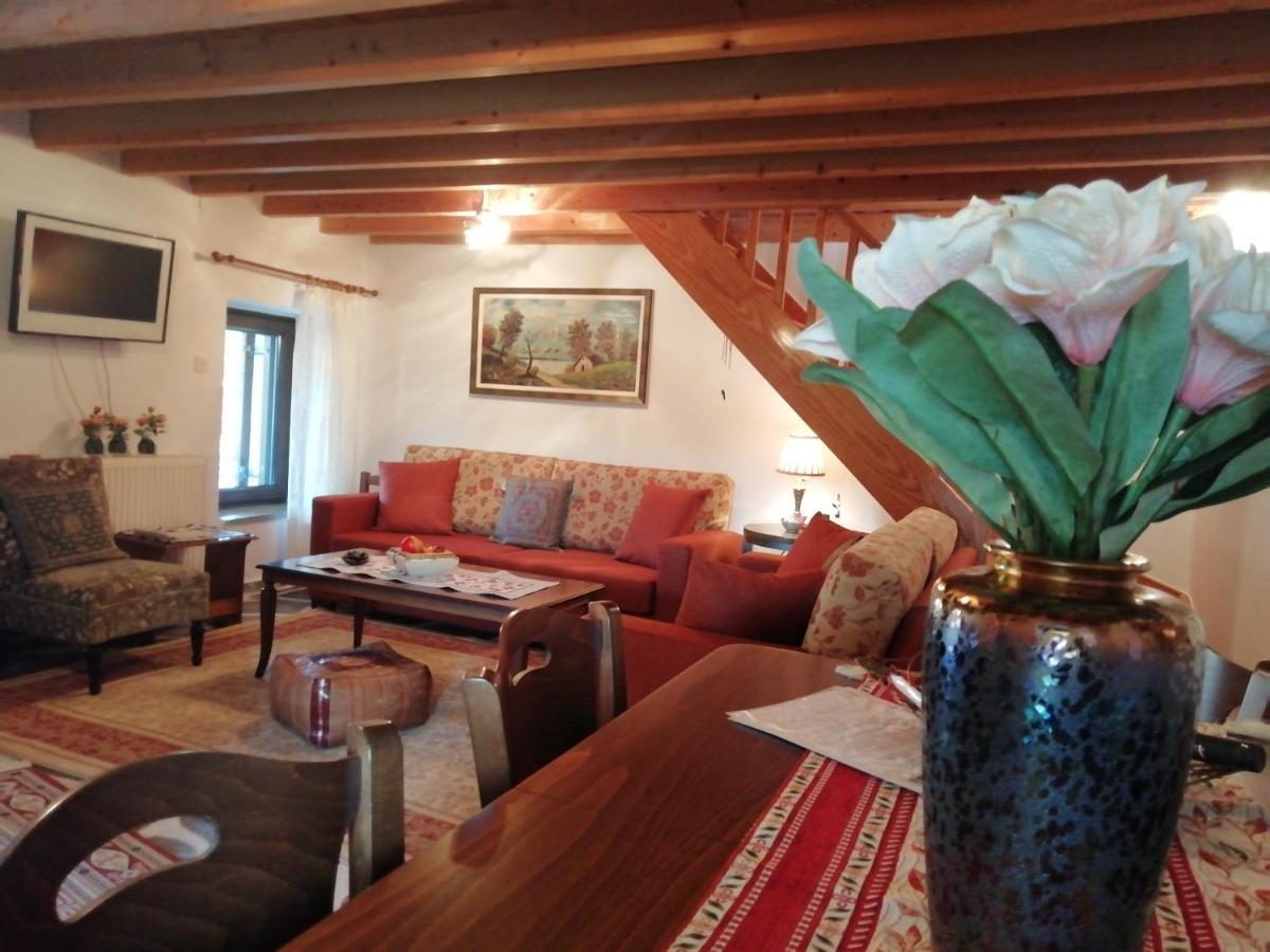 Cosy Lake House, Μια Ανάσα Πριν Τη Λίμνη Kalívia エクステリア 写真